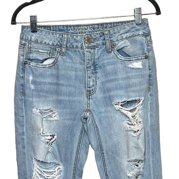 American Eagle light wash distressed tomgirl jeans size 00 - Picture 2 of 14